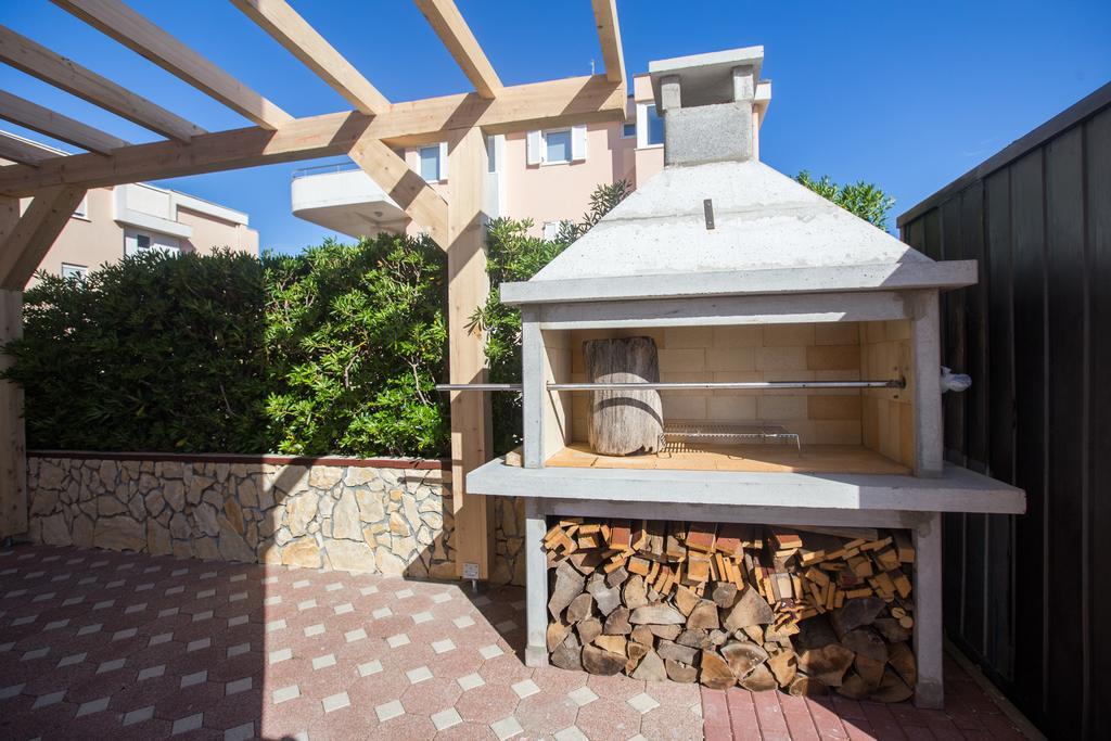 Apartments Peris Resort Novalja Exterior photo